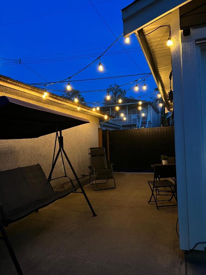 Family-Friendly, 3 Bed House - Private Backyard-Central Location Vancouver Exterior photo